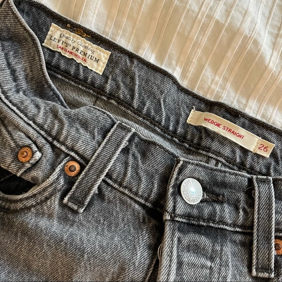 Levi’s Wedgie High Waist Crop Straight Leg Jeans - Picture 6 of 8